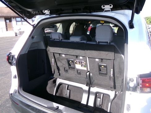 Used 2021 Toyota Sienna LE AWD/4WD image 42