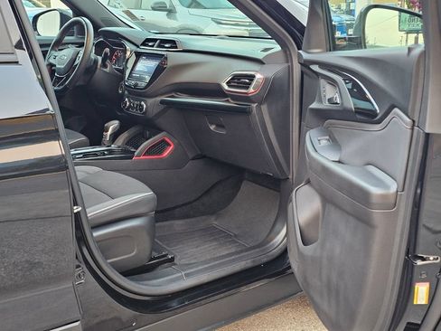 Certified 2023 Chevrolet TrailBlazer RS w/ Convenience Package AWD/4WD image 14