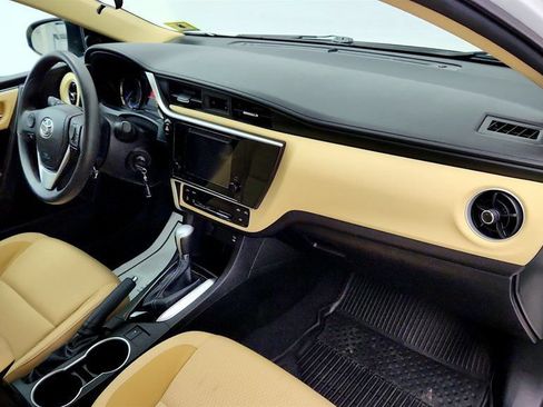 Used 2019 Toyota Corolla LE w/ LE Premium Package w/Moonroof FWD image 25