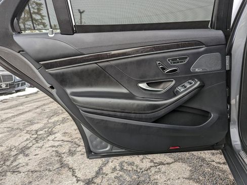 Used 2019 Mercedes-Benz S 560 4MATIC Sedan image 36
