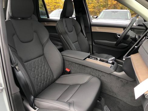 New 2026 Volvo XC90 T8 Plus image 33