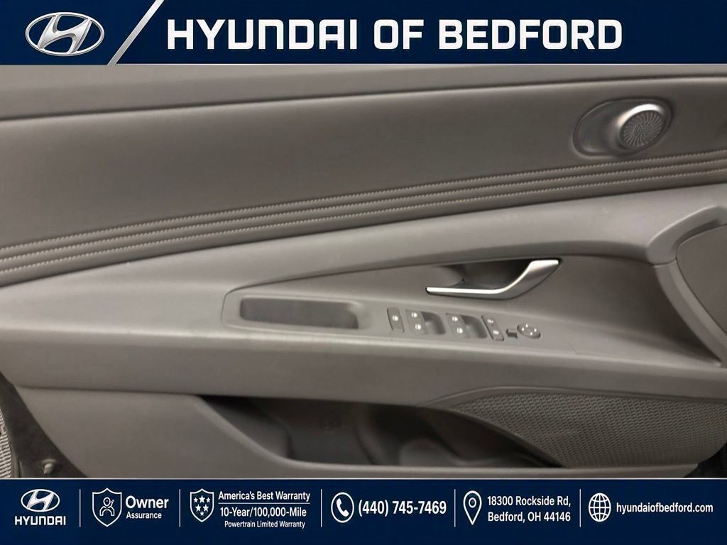 Used 2024 Hyundai Elantra Limited FWD image 12