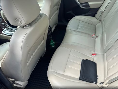 Used 2014 Buick Regal Premium w/ Driver Confidence Package #2 image 9