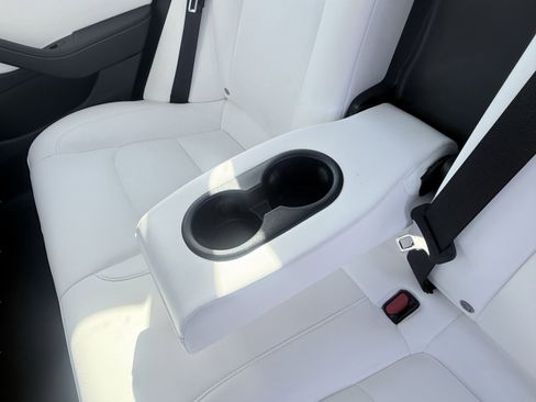 Used 2021 Tesla Model 3 Standard Range Plus image 34