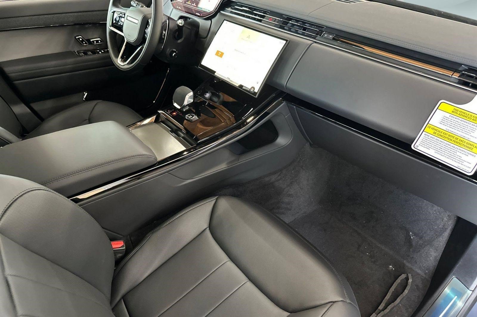 New 2026 Land Rover Range Rover Sport SE AWD/4WD image 30