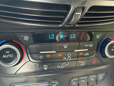 Used 2018 Ford Escape Titanium w/ Ford Safe & Smart Package FWD image 20