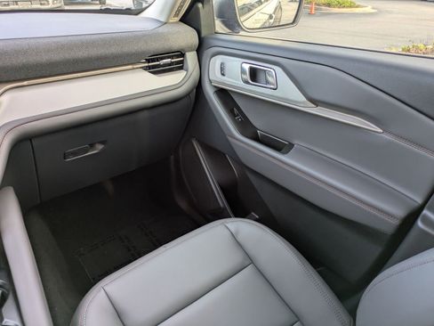 New 2026 Ford Explorer Active w/ Active Comfort Package AWD/4WD image 18