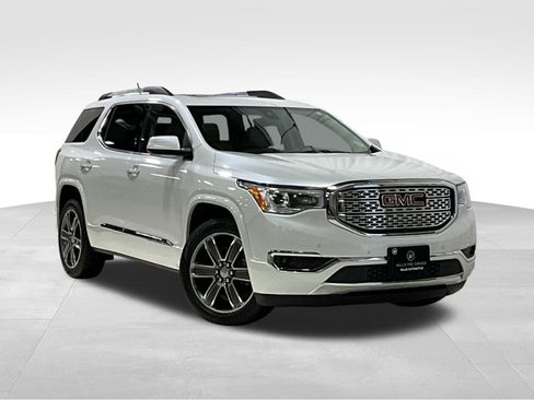 Used 2019 GMC Acadia Denali w/ Technology Package AWD/4WD image 1