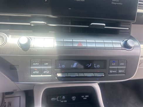 Used 2025 Hyundai Kona SEL FWD image 14