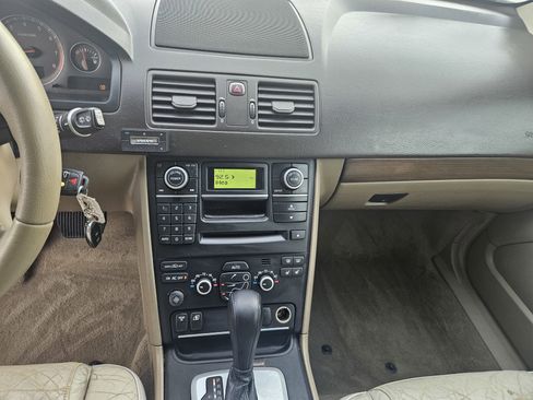 Used 2010 Volvo XC90 3.2 FWD image 9