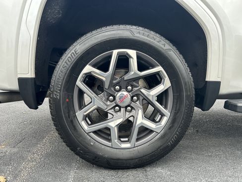 Used 2022 GMC Sierra 1500 SLT w/ SLT Premium Plus Package image 34