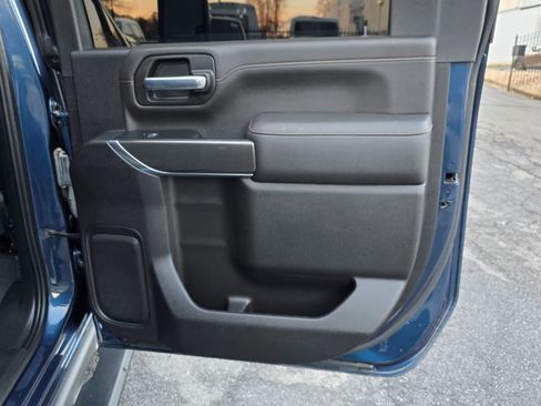 Used 2023 GMC Sierra 2500 AT4 image 34