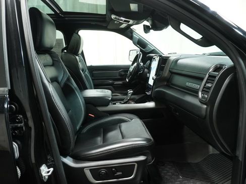 Used 2022 RAM 1500 Laramie AWD/4WD image 11