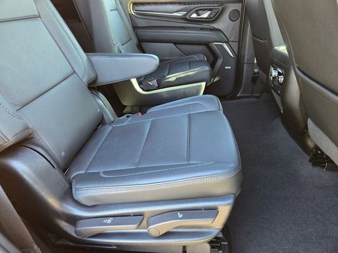 Used 2023 GMC Yukon Denali image 16
