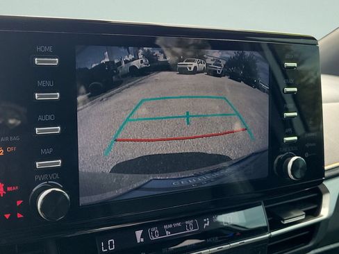 Used 2021 Toyota Sienna XSE FWD image 18