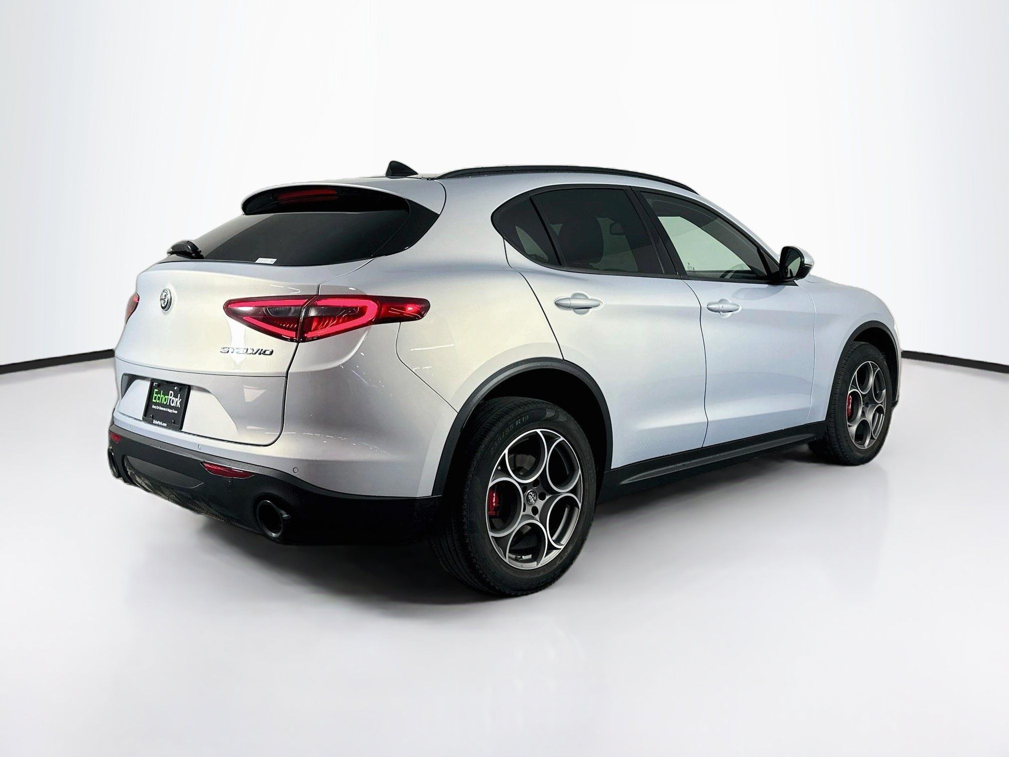 Used 2023 Alfa Romeo Stelvio Sprint RWD image 9