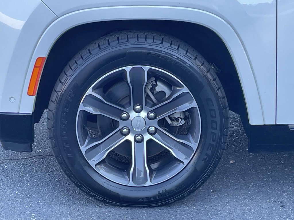 Certified 2023 Jeep Grand Wagoneer 4WD image 11