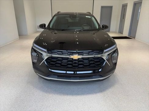 New 2026 Chevrolet Trax LT w/ Driver Confidence Package FWD image 2