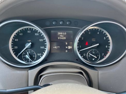 Used 2011 Mercedes-Benz GL 450 4MATIC image 11