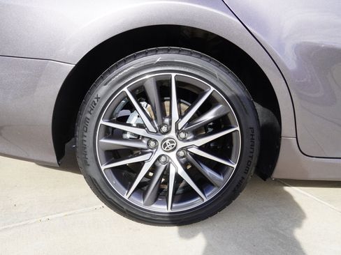 Used 2024 Toyota Camry XLE image 11