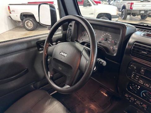 Used 2006 Jeep Wrangler Unlimited Rubicon AWD/4WD image 14