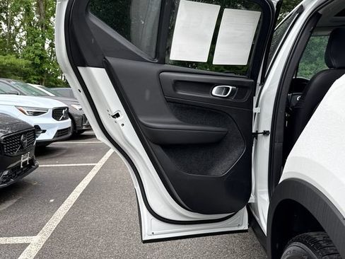 Used 2026 Volvo XC40 B5 Plus AWD/4WD image 47