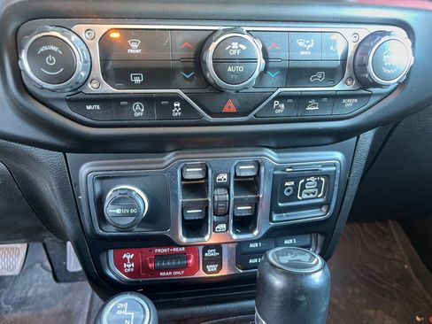 Used 2021 Jeep Wrangler Unlimited Rubicon image 31