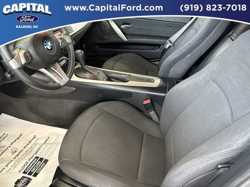 Used 2005 BMW Z4 2.5i RWD image 17