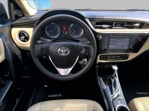 Used 2019 Toyota Corolla LE FWD image 6