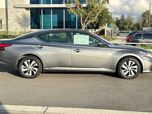 Used 2021 Nissan Altima 2.5 S image 3