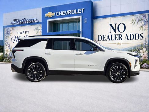 New 2026 Chevrolet Traverse LT w/ Sun and Wheel Package FWD image 7
