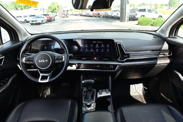 Used 2023 Kia Sportage EX FWD image 7