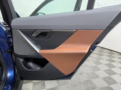 New 2025 BMW 540i xDrive w/ Premium Package image 21