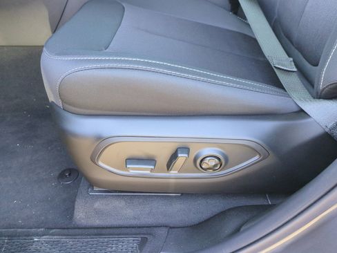 New 2025 Jeep Grand Cherokee Laredo image 14