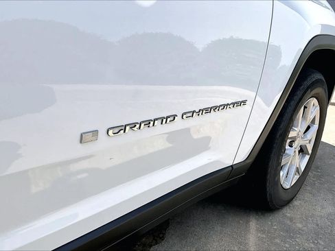Used 2023 Jeep Grand Cherokee L Limited RWD image 10