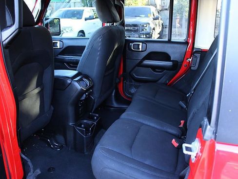 Used 2020 Jeep Wrangler Unlimited Sahara AWD/4WD image 13