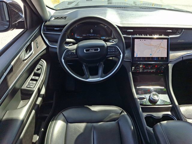 Used 2023 Jeep Grand Cherokee Limited AWD/4WD image 11