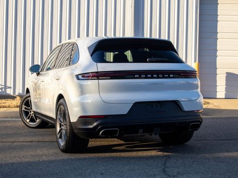 Certified 2024 Porsche Cayenne image 3