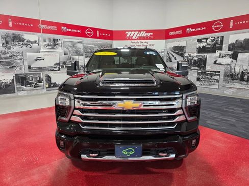 Certified 2025 Chevrolet Silverado 3500 High Country w/ High Country Premium Package AWD/4WD image 12
