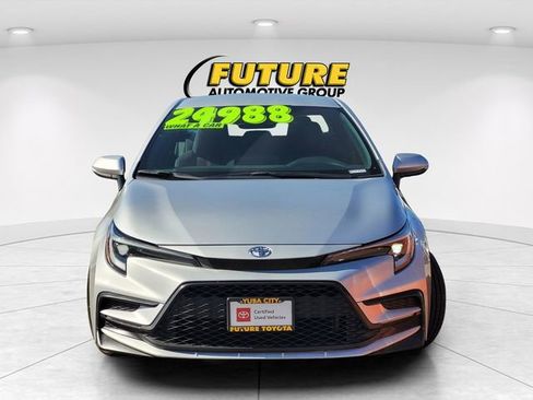 Used 2024 Toyota Corolla SE FWD image 2