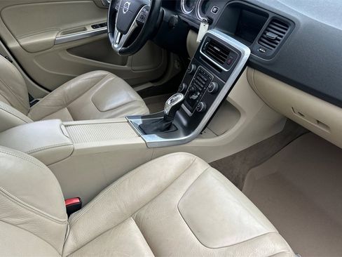 Used 2013 Volvo S60 T5 image 12