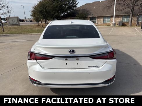 Used 2021 Lexus ES 300h w/ Premium Package image 6