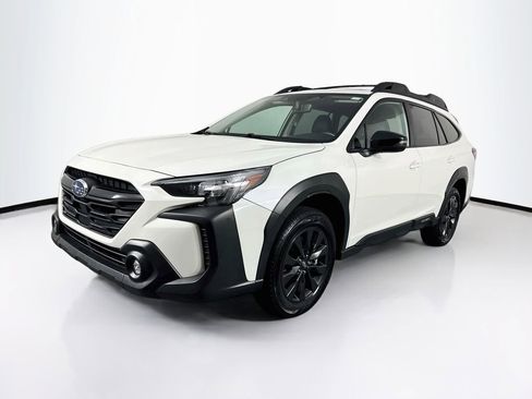 Used 2025 Subaru Outback Onyx Edition AWD/4WD image 3