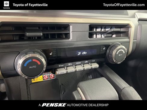Certified 2025 Toyota Tacoma SR5 w/ SR5 Upgrade Package AWD/4WD image 25
