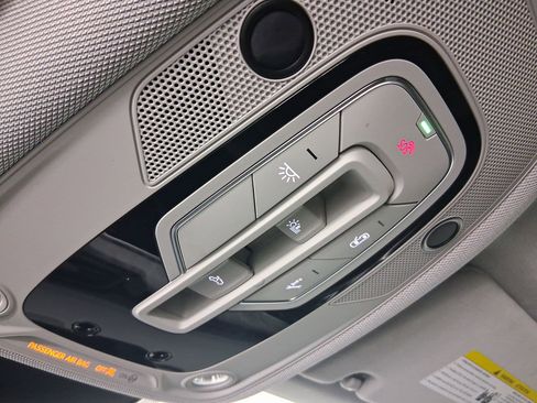 Used 2022 Audi e-tron Premium image 25