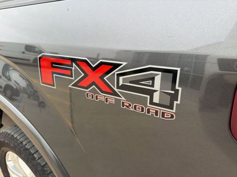 Used 2018 Ford F150 Platinum w/ Equipment Group 701A Luxury image 10