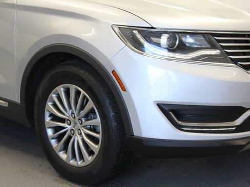 Used 2018 Lincoln MKX Select w/ Lincoln MKX Climate Package FWD image 2