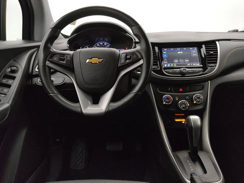 Used 2019 Chevrolet Trax LT w/ LT Convenience Package AWD/4WD image 22