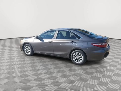 Used 2017 Toyota Camry LE image 6