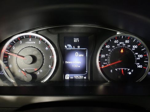 Used 2015 Toyota Camry SE image 35